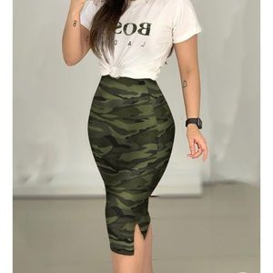 Print t-shirt with camouflage slit skirt set